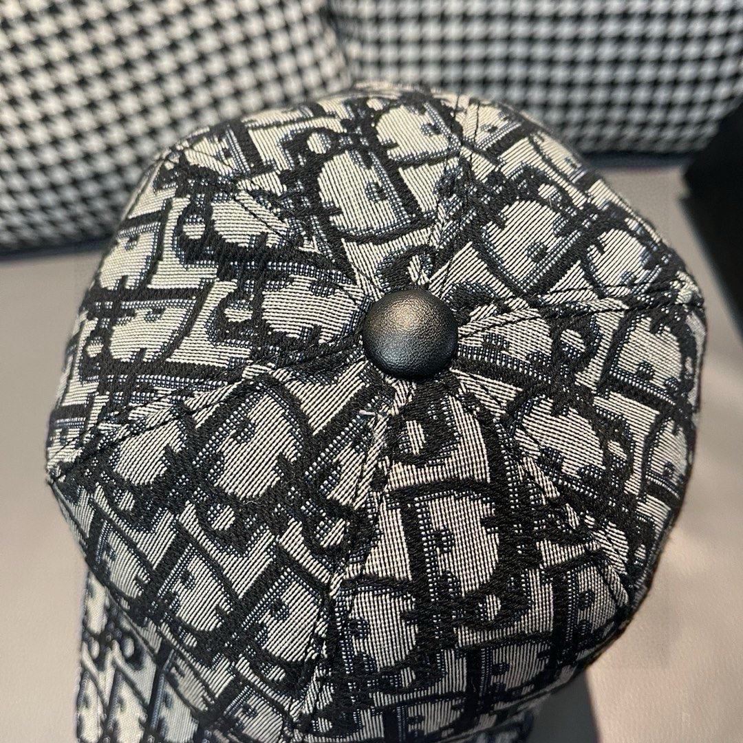 Christian Dior Caps